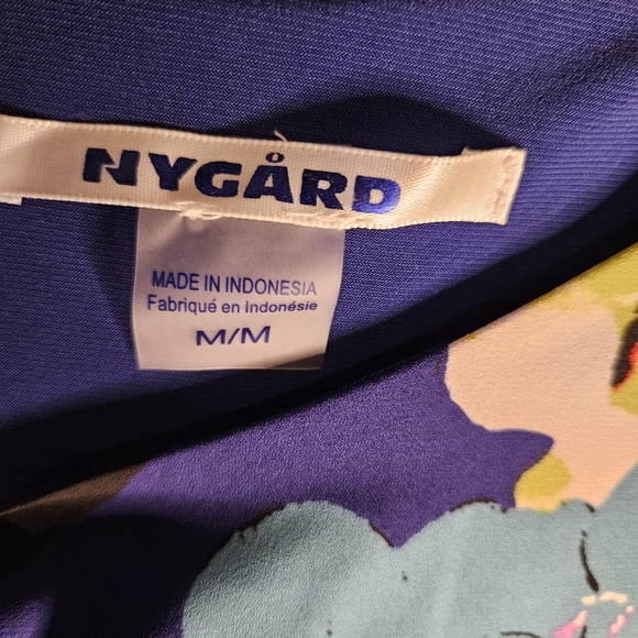 Cute colorful blouse - Picture 2 of 3